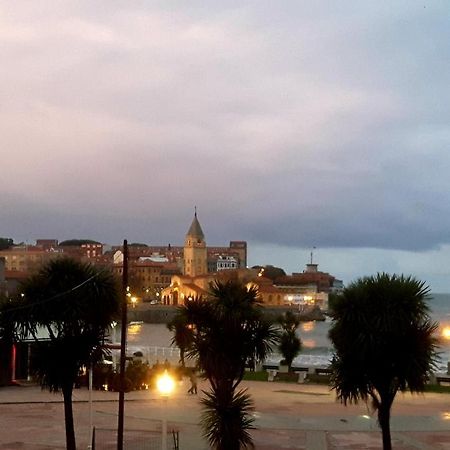 Appartamento Apartamento La Escalerona Con Vistas Al Mar Gijón Esterno foto